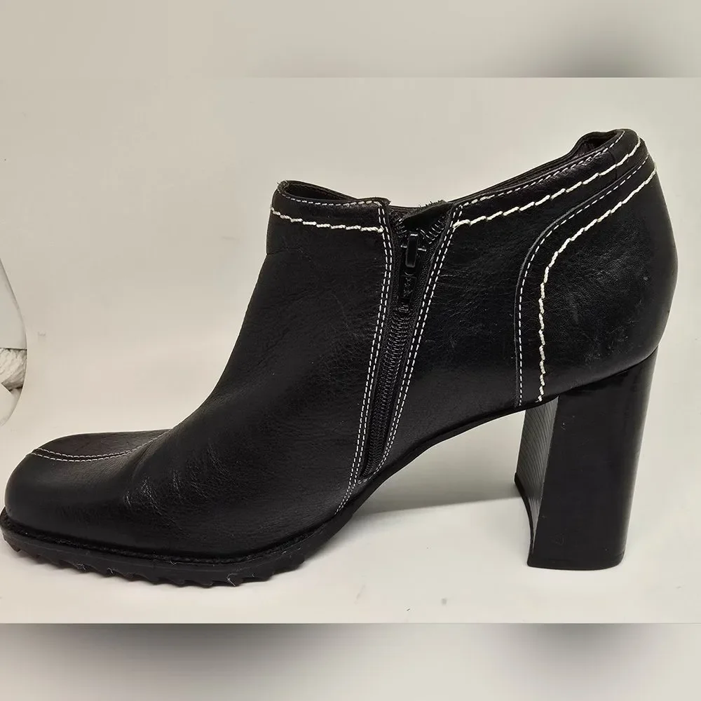 Liz Claiborne Leather Black Ankle Booties with White Stitching 8.5 - Picture 5 of 8
